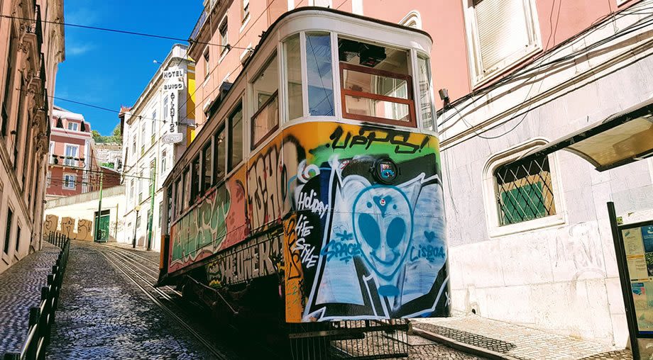 gloria funicular lisbon portugal