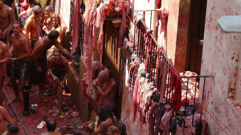 tomatina bunol valencia 